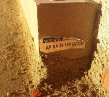 Seuil de la porte fen&ecirc;tre de 140cm de l'avant.