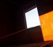 Etage pendant l'installation de l'écran de sous toiture et couverture