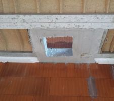 Trou pour le conduit de fumée libéré