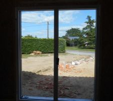 La baie vitrée ouverture à la française de la salle à manger.
Au final notre seule coulissant sera la baie vitrée donnant accès sur la terrasse.