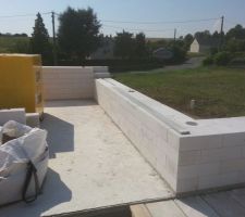 Murs nord au 4&egrave;me rang ; on arr&ecirc;te l&agrave; car il y a un fer d'all&egrave;ge pour une fen&ecirc;tre &agrave; pr&eacute;parer