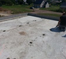 Pose de petit plots de niveau pour faire le r&eacute;agr&eacute;age...