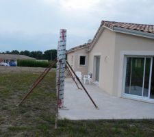 Mise en place des piles pour la couverture de la terrasse