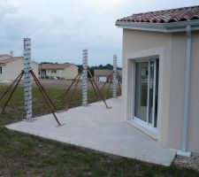 Mise en place des piles pour la couverture de la terrasse