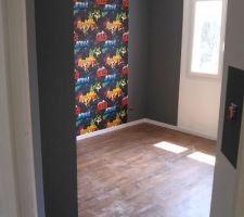 Enfin une pi&egrave;ce de termin&eacute;e, juste quelques ajustements de colle sur les plinthes !