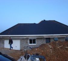 Mon époux a fait le tour du propriétaire, il a l'air satisfait.