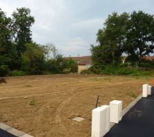 Les coffrets, en bordure de la place de midi (  ceux de mon voisin)