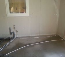 Isolation bas de placo    et toute les pieces nettoyee et humide        peut etre préparation avant la chappe ?