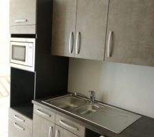Pose de cuisine  reste quelques finitions et l'électroménager a installé