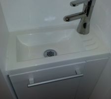 Pose du lave main dans les WC.