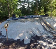 En même temps, je démarre l'assainissement 
4m3, 35 m2 de tertre