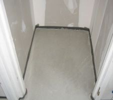 Chape dans placard Etage