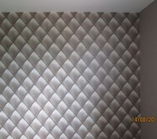 Papier peint capitonner de notre chambre pour tête de lit
