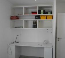 La chambre "enfant" est devenu un dressing mais surtout un bureau EN COURS