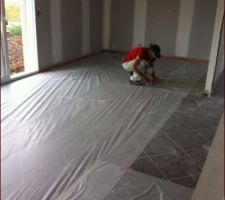 Protection des sols et plinthes et ouvertures pour la peinture...