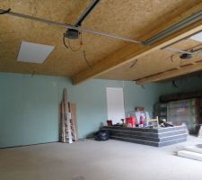 Pose de l'OSB pour le plafond du garage