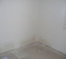 Infiltration d'eau dans les murs crépi toujours pas fait !!!
