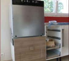 Mon imp&eacute;ratif pour la cuisine: un lave-vaisselle sur&eacute;lev&eacute; - et id&eacute;e soumise &agrave; mon homme qui failli m'&eacute;trangler apr&egrave;s avoir d&eacute;j&agrave; d&ucirc; faire les deux WC suspendus, lol!