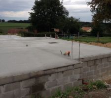 Le futur garage avec le celier