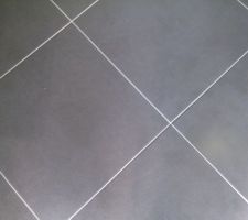 Carrelage (zoom) choisi pour le RDC (place anthracite 45x45)