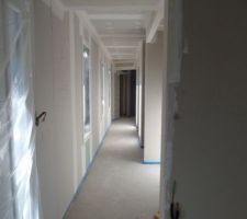 Couloir de la suite parentale