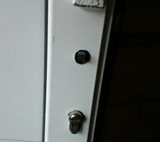 Poignée de porte d'entrée cassée