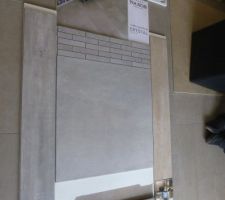 Nous avons choisi ce carrelage 60*60 pour le RDC et cette imitation parquet pour l'etage