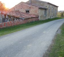 Vue de derri&Atilde;&uml;re ! ma partie commence apr&Atilde;&uml;s la premier toit (qui est &Atilde;&nbsp; d&Atilde;&copy;molir)