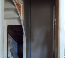 Cloison pour création WC étage 1 (déplacement marche escalier)