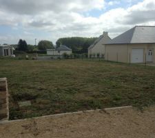 Terrain débroussaillé  et désherbé avant travaux