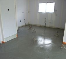 Photo de la réalisation de la chape de ravoirage n°12