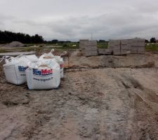 Les parpaings sont là pour la dalle!