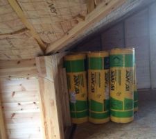 Début des travaux intérieurs : doublage de la maison en laine de roche.