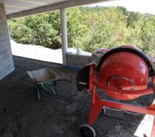 Terrasse devant la pièce à vivre