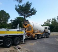En tout il y aura eu 3 toupie de 8m3 et une 4ème de 4m3!!!