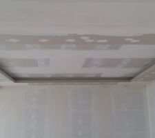 Faux plafond salon pour ruban led