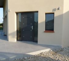 Début et fin du carrelage de l'entrée