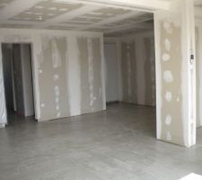 Bandes et pr&eacute;-dalle