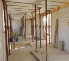 Tous les hourdis sont pos&eacute;s (sauf le passage au toit)