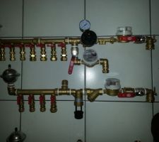 Nourrice d'eau froide (en haut, potable, en bas, de pluie)