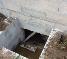 Vide sanitaire toujours plein d eau .