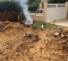 Tranchée refermée et 1er barbecue à la maison