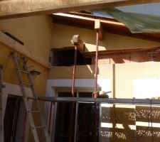 Preparation poutre de soutennement avant demolition mur entre ancienne cuisine et extension