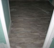 Salle de bain Etage en TIMBERLAND MOUNTAIN TIMBER GRIS 15x60