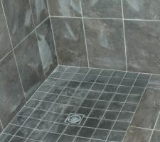 Carrelage salle de bain
vue de la douche italienne