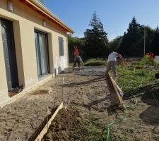 Construction de la terrasse béton
Le carrelage sera posé l'année prochaine