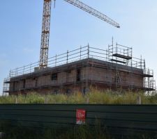 La mise hors d'air a commenc&eacute; pour le B&acirc;timent C et D, avec la pose des fen&ecirc;tres. Une nouvelle grosse &eacute;tape du chantier.