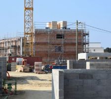 La mise hors d'air a commencé pour le Bâtiment C et D, avec la pose des fenêtres. Une nouvelle grosse étape du chantier.