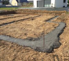 Ferrailles   Fondation coulées   câble de terre mis dans les fondations