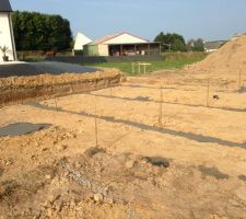 Ferrailles   Fondation coulées   câble de terre mis dans les fondations